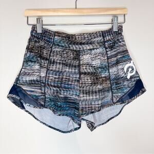 Lululemon Hotty Hot Short *Long 4"
Digital Oasis Grey Multi / True Navy